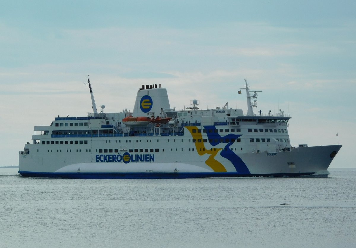 Die Eckerö von Eckerö Linjen erreicht den Hafen von Eckerö am 02.08.2019 - wir haben die Abfahrt direkt nach ihrer Ankunft genommen. 