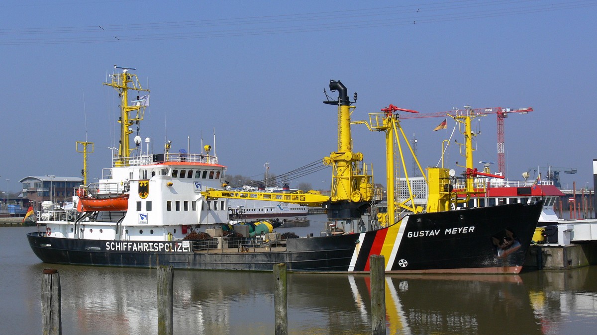 Die Gustav Meyer am 29.03.2014 im Hafen von Emden
