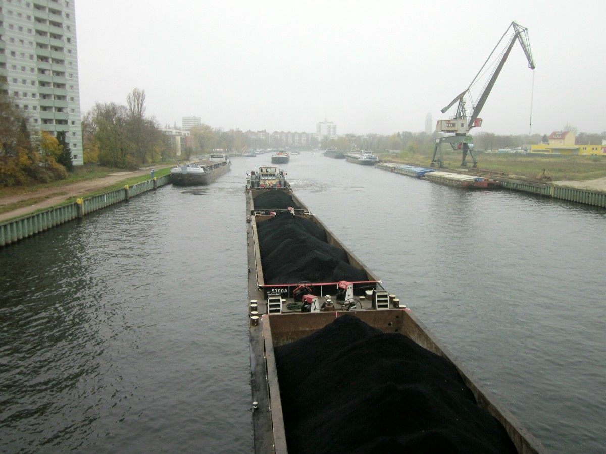 Die Havel am Berlin Spandauer Südhafen im November 2013.