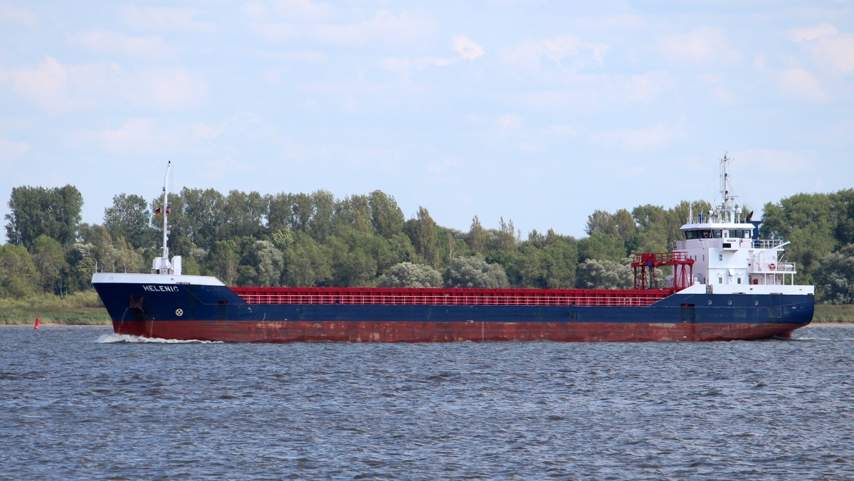Die Helenic am 13.08.2014 auf der Elbe vor Krautsand.