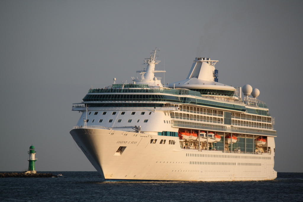 Die LEGEND OF THE SEAS auf dem Weg von Klapeda nach Fredericia lief sie am 06.08.2014 in Warnemnde ein.