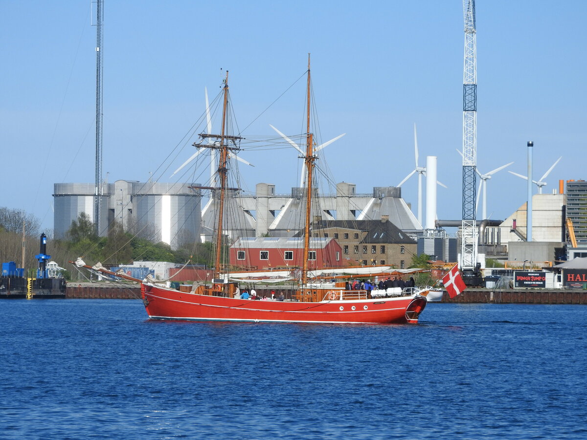 die Lilla Dan gebaut 1951, aufgenommen im Hafen von Kopenhagen am 04.05.2018.
Rufzeichen: OXTA2
