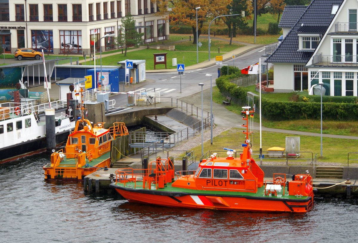 Die Lotsenboote Rostock und Muttland am 10.11.17 in Warnemünde