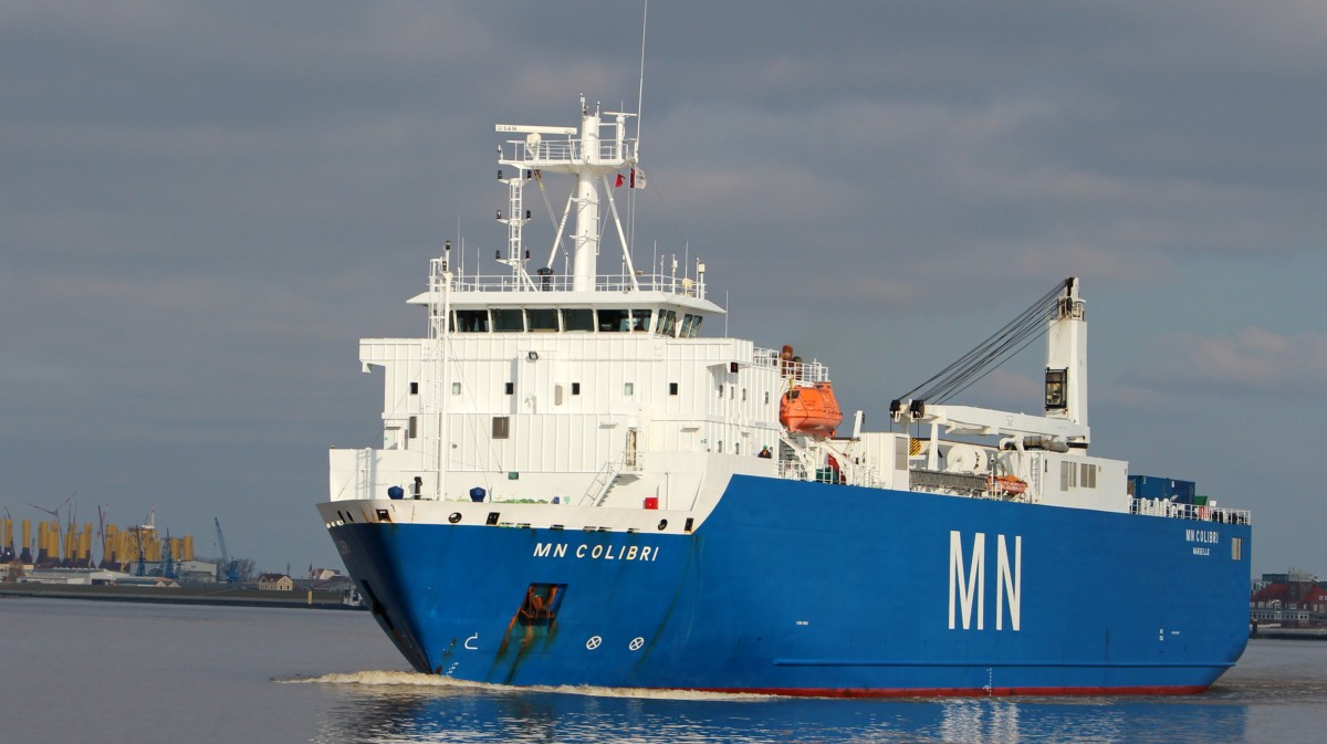 Die MN Colibri am 13.02.2013 auf der Weser vor Bremerhaven.