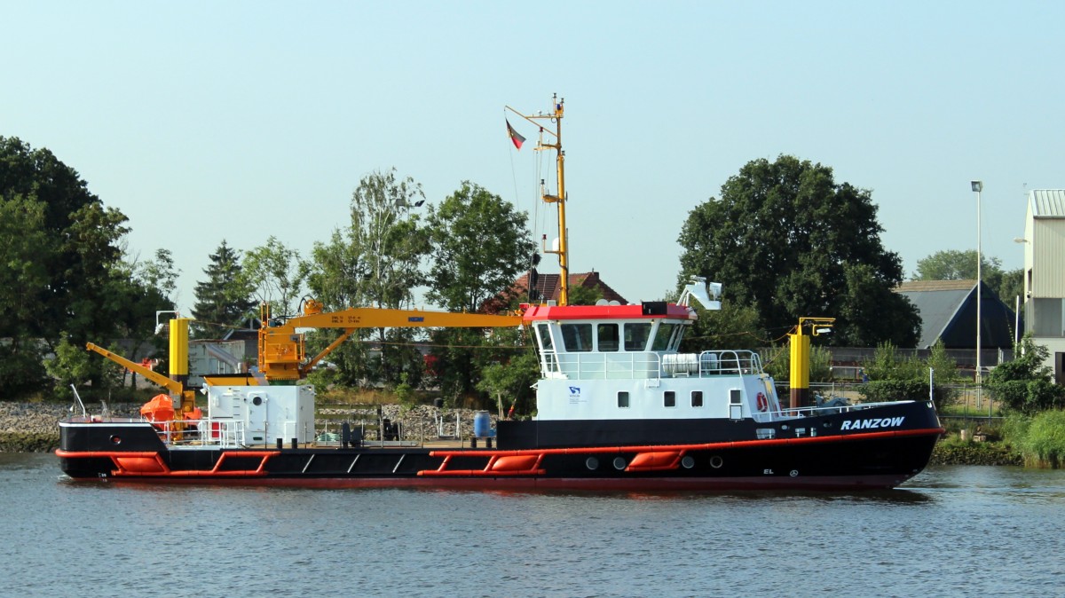 Die Ranzow am 15.08.2013 auf der Weser bei Bremen.
