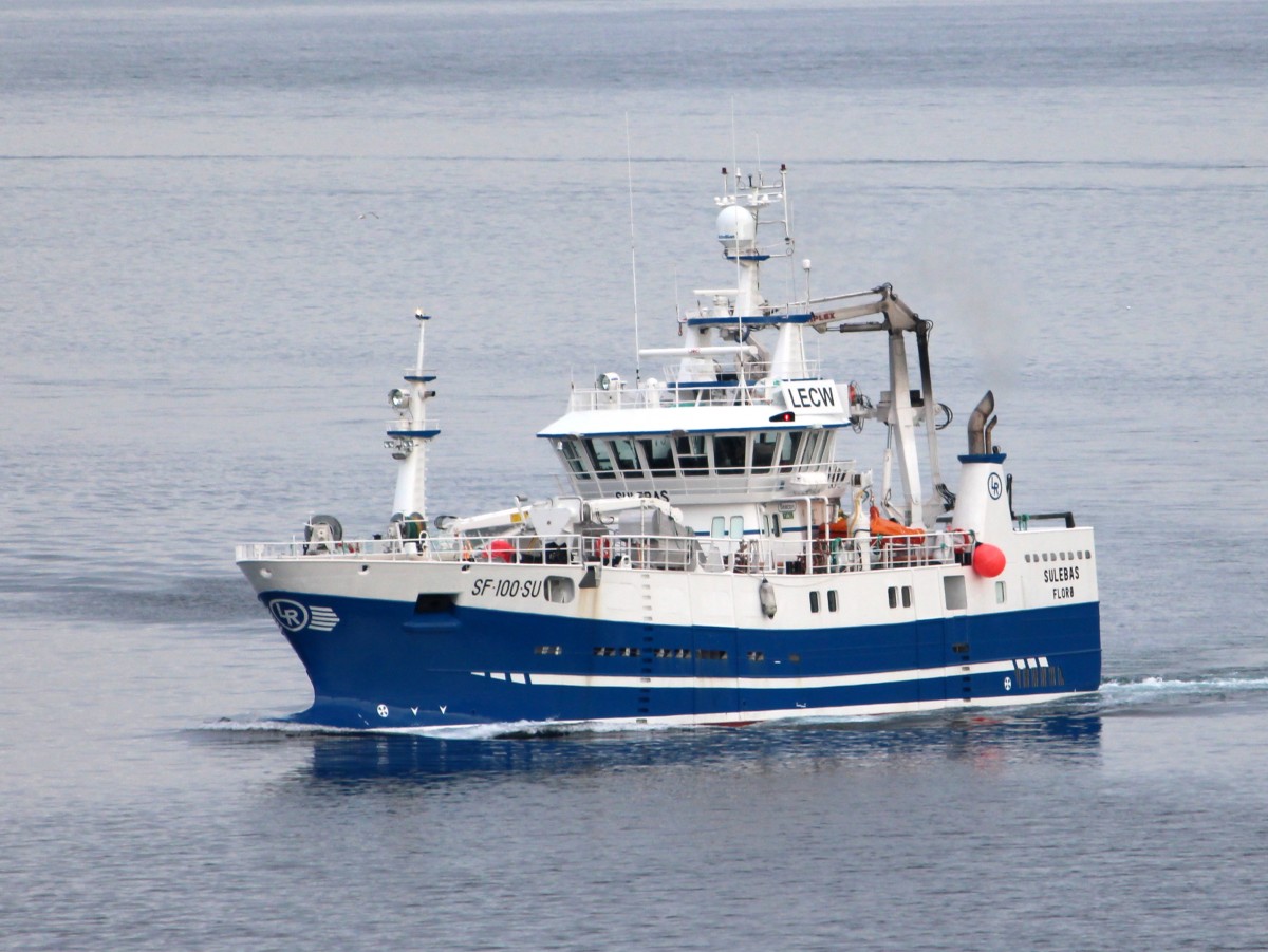 Die Sulebas am 21.07.2014 bei der Einfahrt in den Hafen von Honningsvag.
