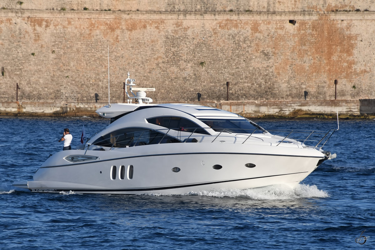 Die Yacht  Sunseeker  im Hafen von Valletta. (Oktober 2017)