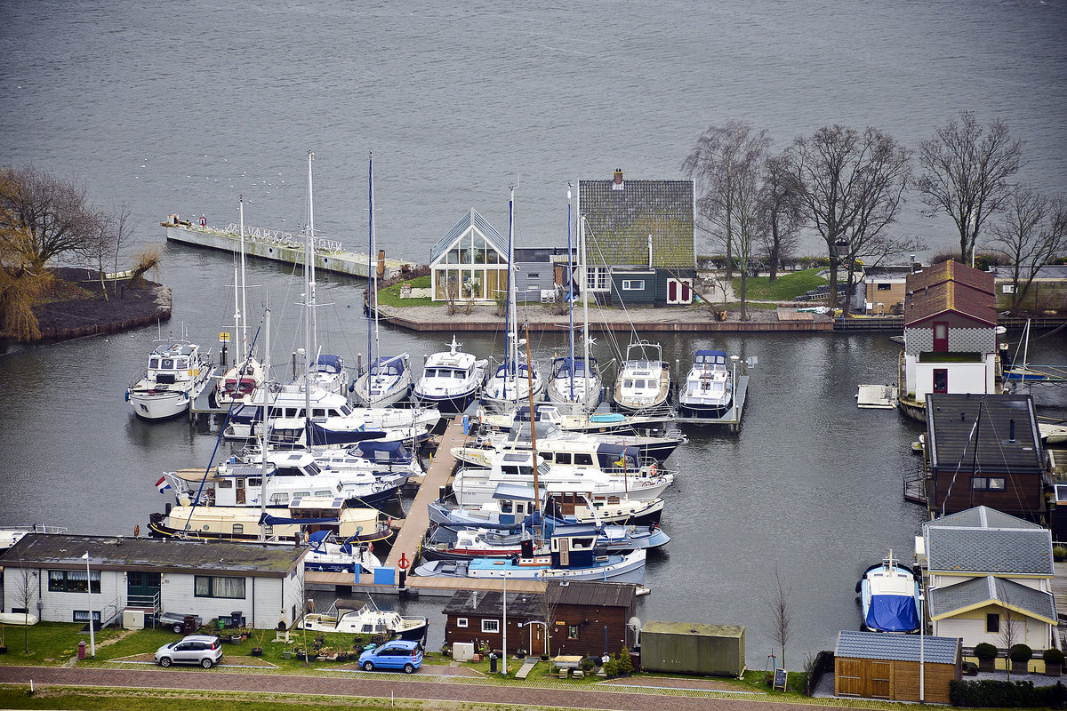 Ein Ausschnitt des Sixhavens in Amsterdam vom A'dam Logout aus gesehen. Aufnahme: 3. Januar 2017.