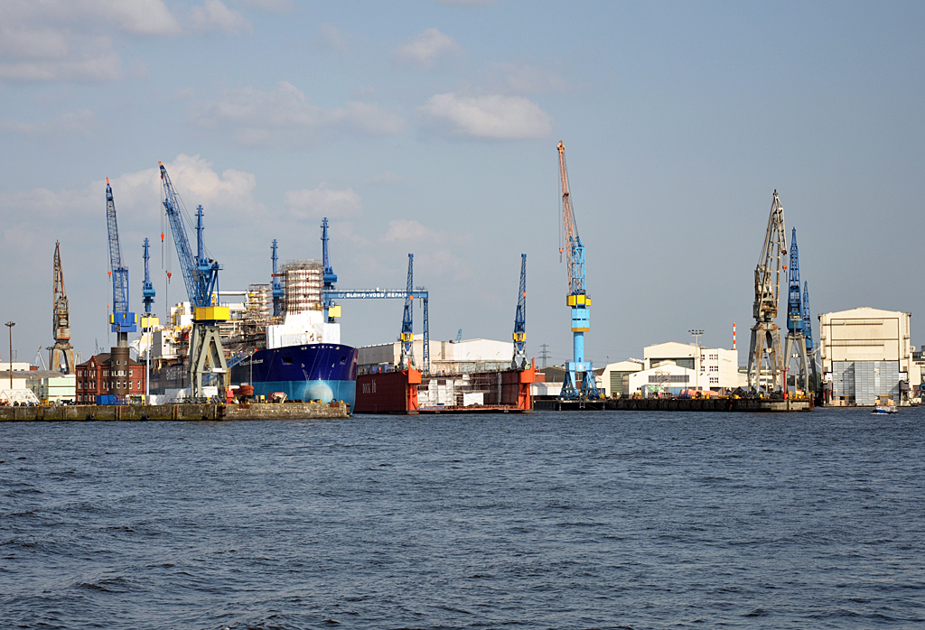  EnQuest , DWT 99.800 t in der Werft Blohm & Voss - 12.07.2013
