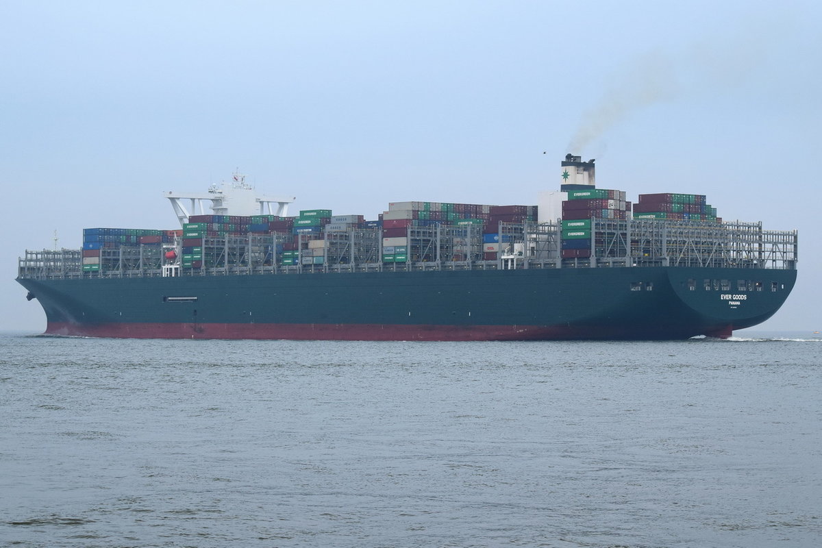 EVER GOODS , Containerschiff , IMO 9810991 , Baujahr 2018 , 400 × 59m , 20388 TEU , 20.12.2018 , Cuxhaven