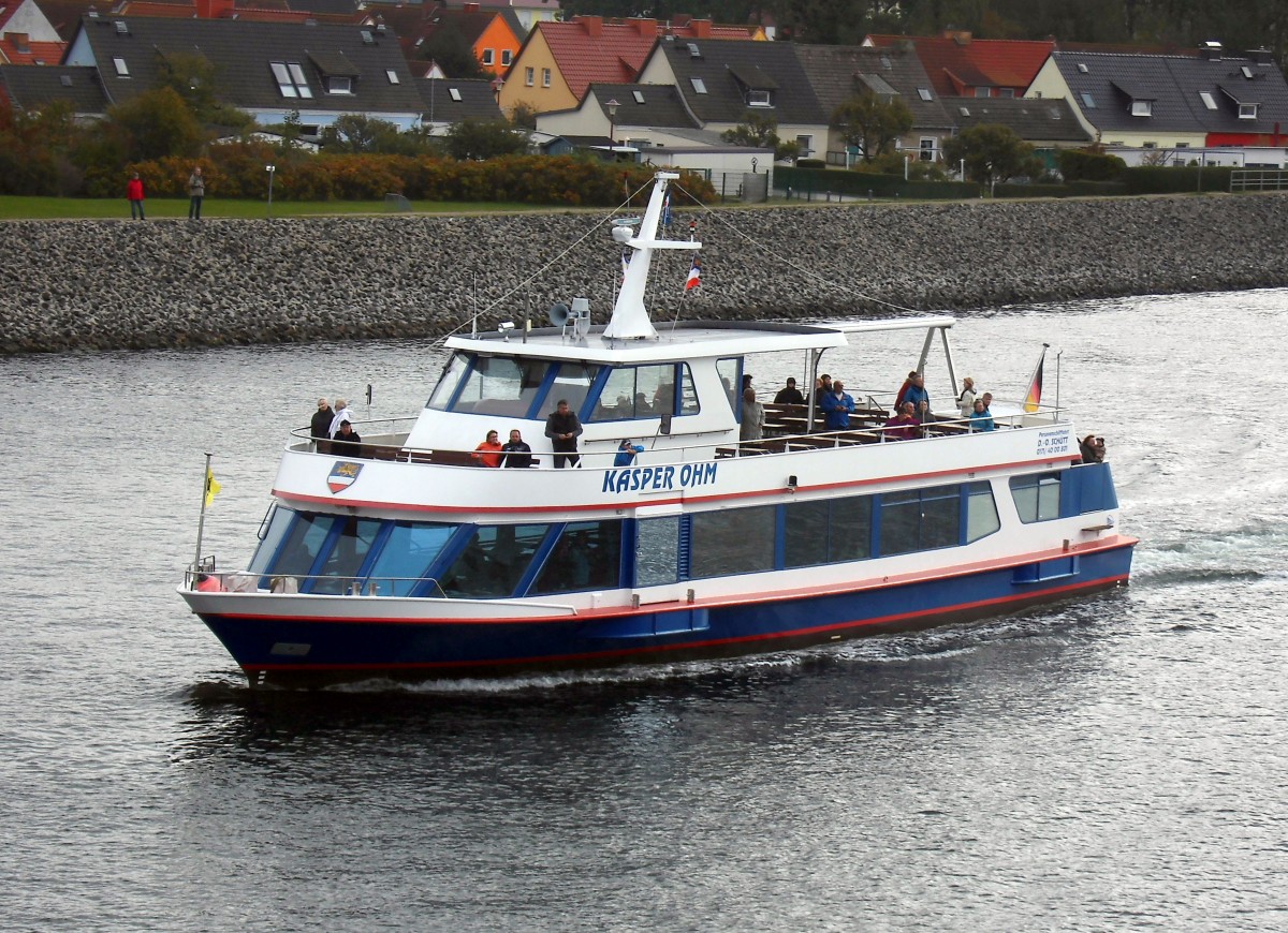 Fahrgastschiff  Kaspar Ohm  am 16.10.13 in Rostock