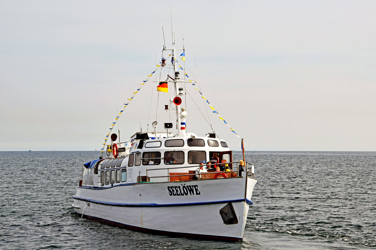 Fahrgastschiff SEELÖWE in der Ostsee vor Scharbeutz. Aufnahme vom 05.09.2017