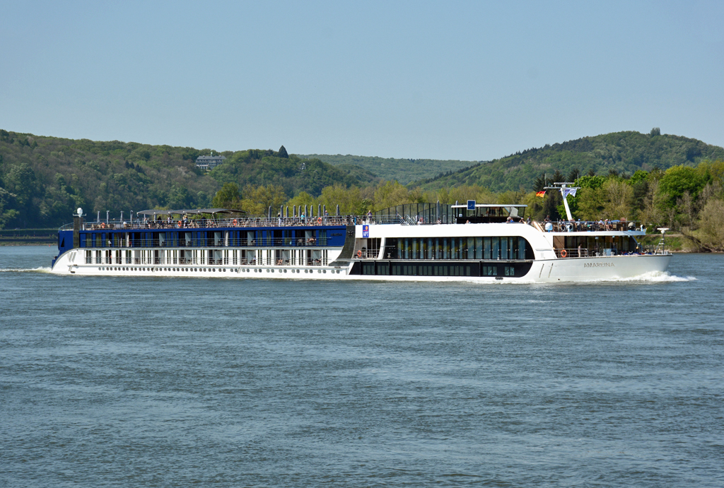 Flusskreuzfahrtschiff  AMAREINA  auf dem Rhein in Remagen - 08.05.2016