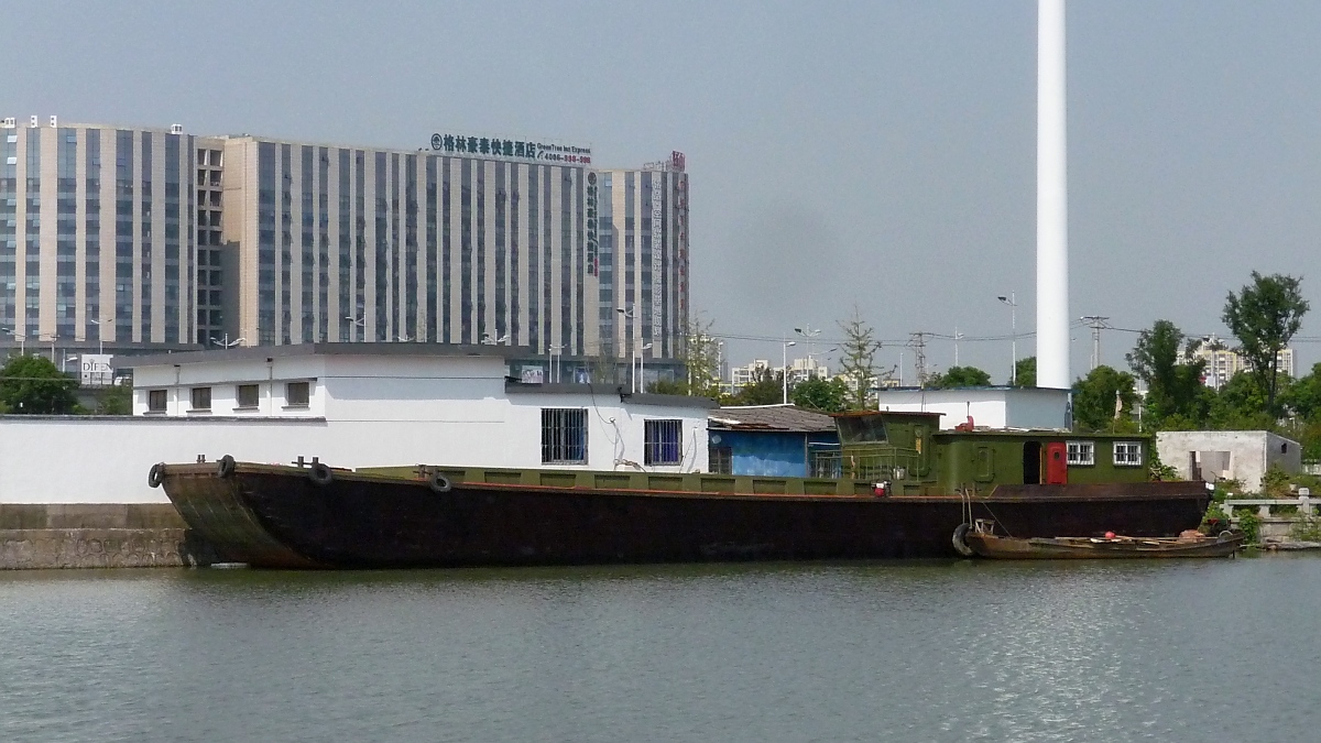 Frachtschiff in Suzhou, 11.10.2015