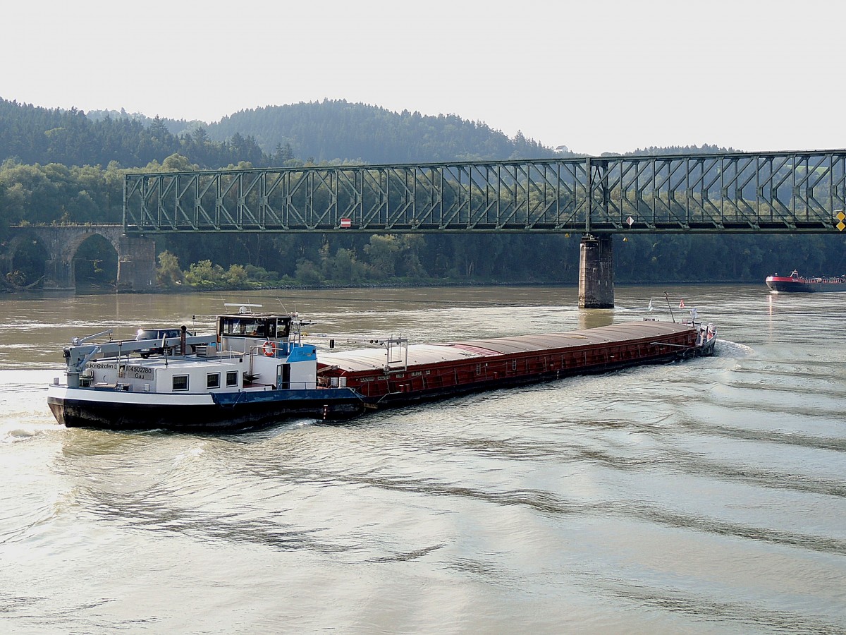 GAU(04502780; L=86; B=9,5m; 1400t; 800PS; Bj.1957) im Bereich der Kräutlsteinbrücke bei Passau, Stromaufwärts; 130831