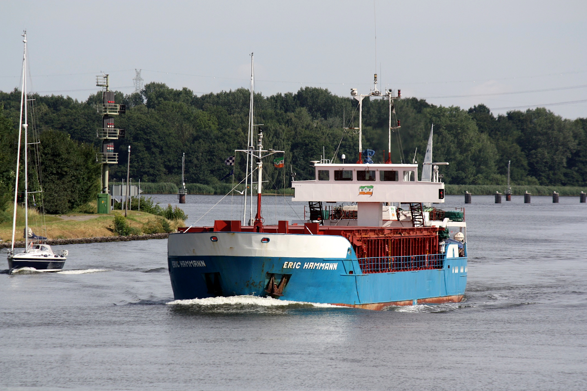 General Cargo Ship ERIC HAMMANN (IMO:9011985) Es fährt unter der Flagge von Deutschland im NOK am 29.08.2022 bei Schacht Audorf.