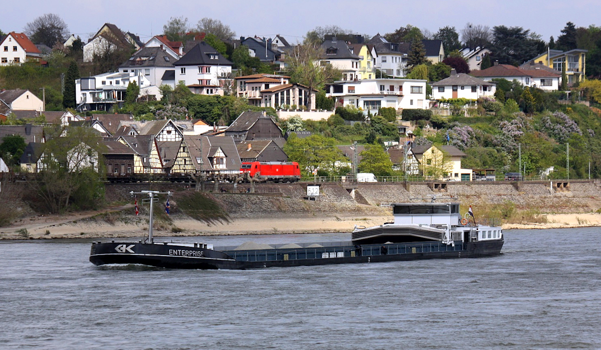 GMS ENTERPRISE (ENI:02337696) L 110 m B.11,45 m T 2691 Flagge Niederlande auf dem Rhein zu Tal am 23.04.2022 in Andernach.