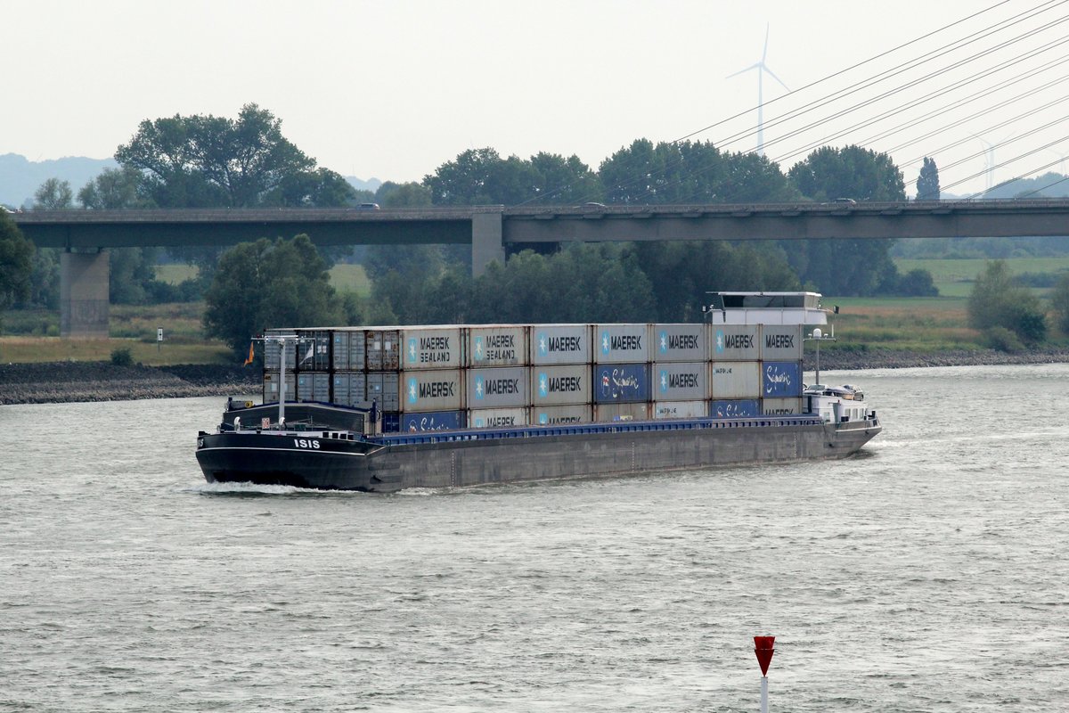 GMS Isis (02332311 , 135 x 11,45m) am 07.07.2017 voll bepackt mit Containern bei Rees auf Rhein-Bergfahrt.