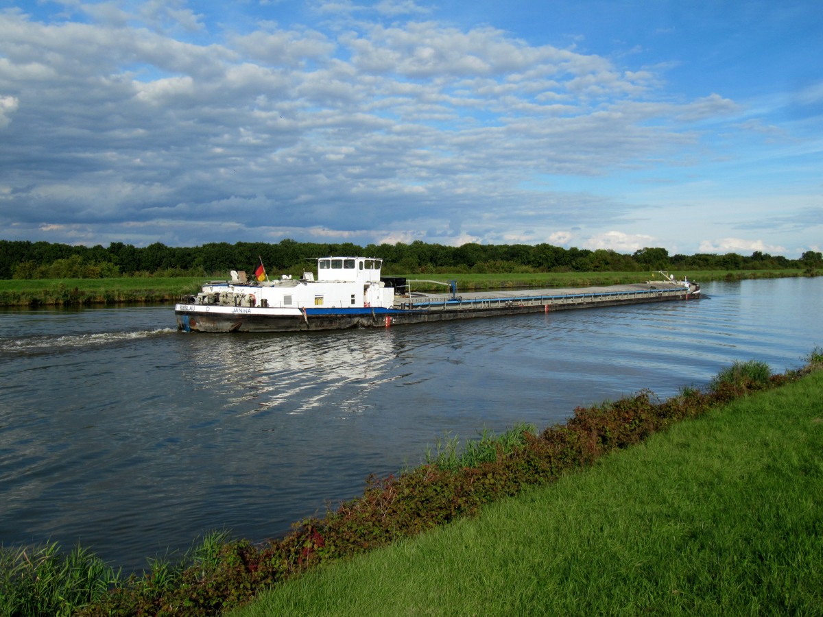 GMS Janina (04030910 , 80 x 8,20m) am 25.09.2015 im Mittellandkanal mit Fahrtrichtung Burg b. Magdeburg / Genthin kurz vor dem Wasserstrassenkreuz Magdeburg.