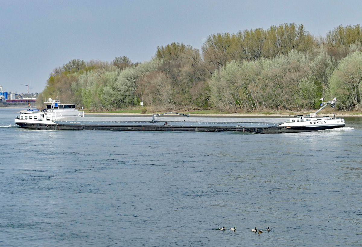 GMS  Kirsten  auf dem Rhein in Wesseling - 06.04.2019