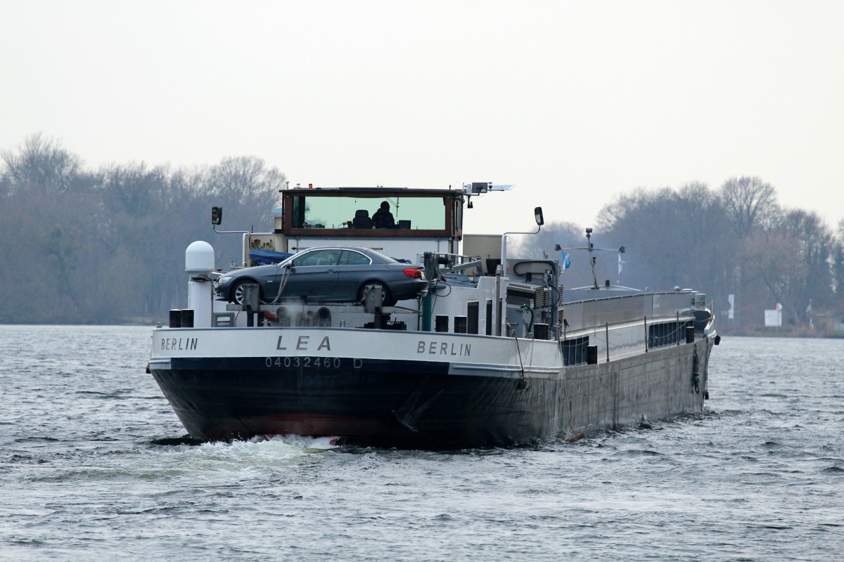 GMS Lea (04032460 , 85 x 8,2m) nahm am 05.01.2015 nach dem Ablegen vom neuen Anleger im Weißer See Fahrt auf Richtung Brandenburg/Havel.