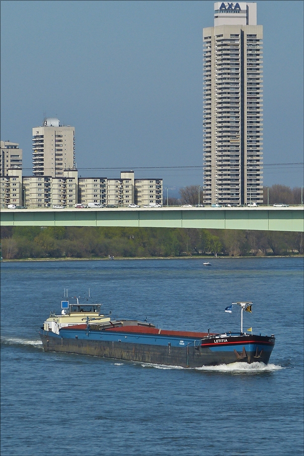 .GMS Letita, fährt auf dem Rhein an Köln vorbei.  11.04.2016