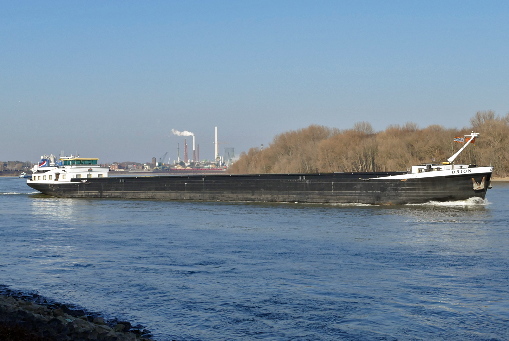 GMS  Orion  auf dem Rhein in Wesseling - 14.02.2017