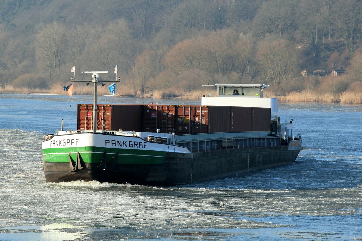GMS Pankgraf (04012520) bog am 14.02.2017 von der Elbe zu Berg kommend nach Steuerbord in den Elbe-Seitenkanal ein. 