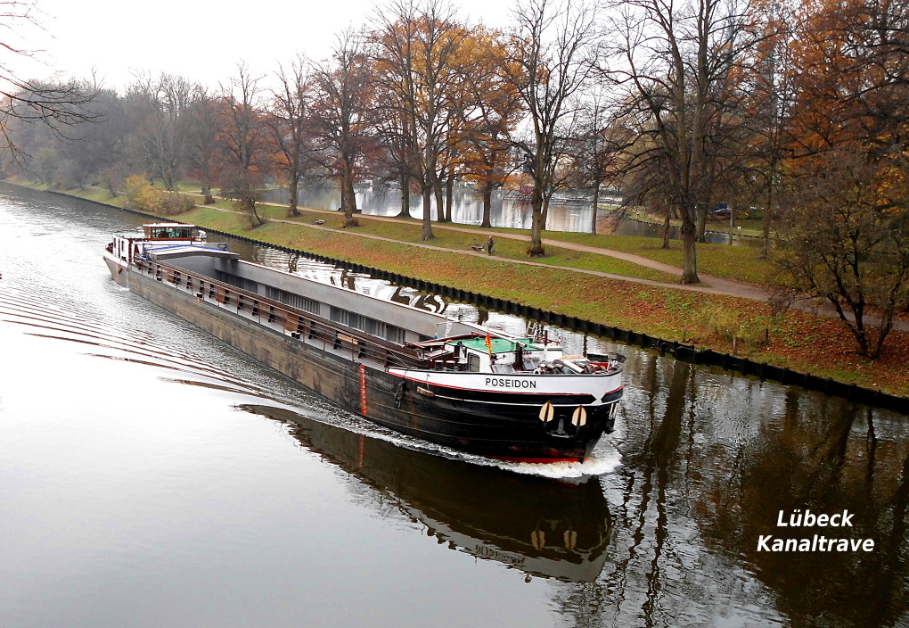 GMS POSEIDON ENI 04003450 Heimathafen Berlin, durchfhrt hier die Kanaltrave vom Elbe Lbeck Kanal kommend ...   
 Aufgenommen: 15.11.2013