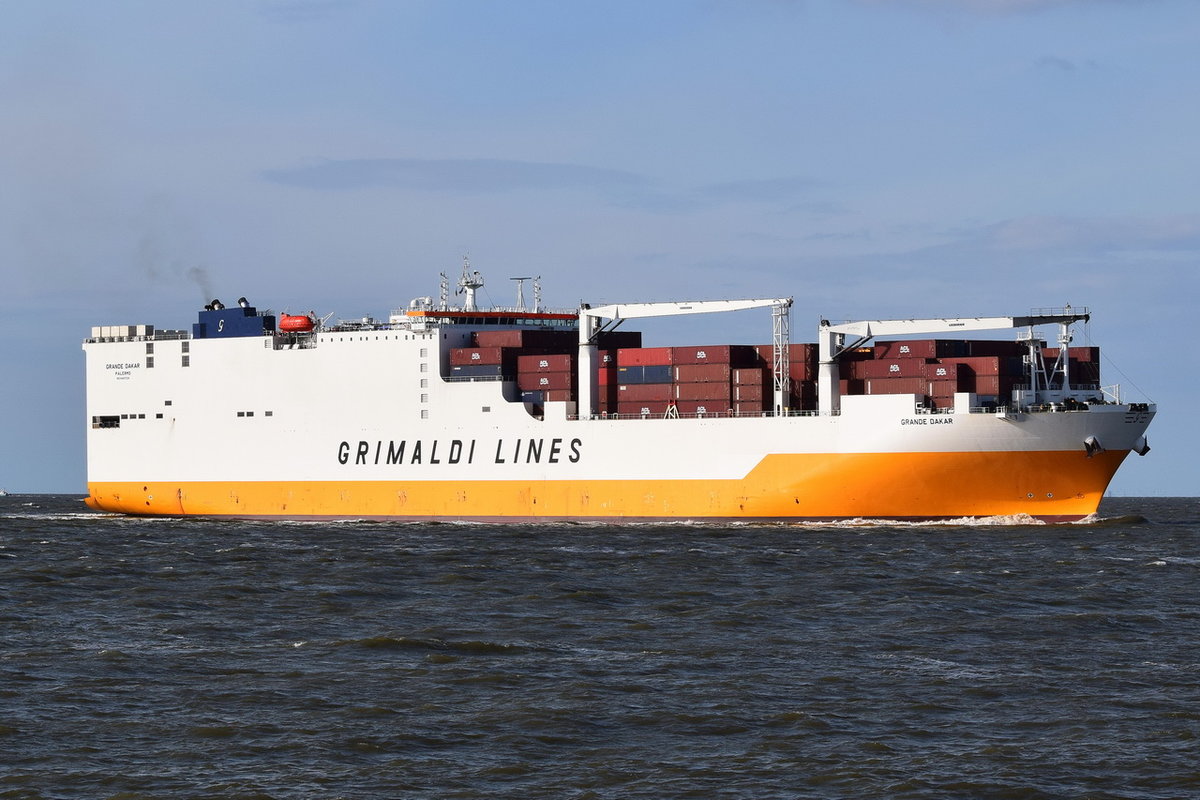 Grande Dakar , Ro-Ro Cargo , IMO  9680724 , Baujahr 2015 , 236.32 × 36.16m , 1200 TEU , 14.05.2019 , Cuxhaven