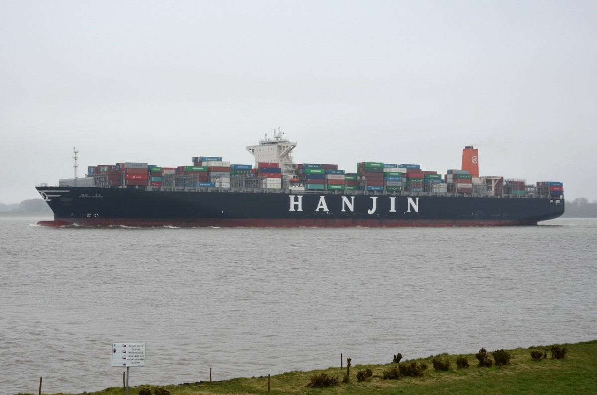 HANJIN EUROPE  Containerschiff  IMO 9502908 , Baujahr 2012 , Lühe  08.04.2015 , 366 x 48m , TEU 13102

