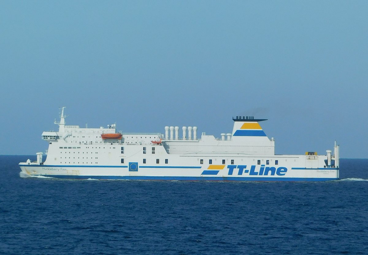 Huckleberry Finn in der Ostsee auf dem Weg von Trelleborg nach Travemünde, von Bord der Robin Hood gesehen, 19.09.2019.
