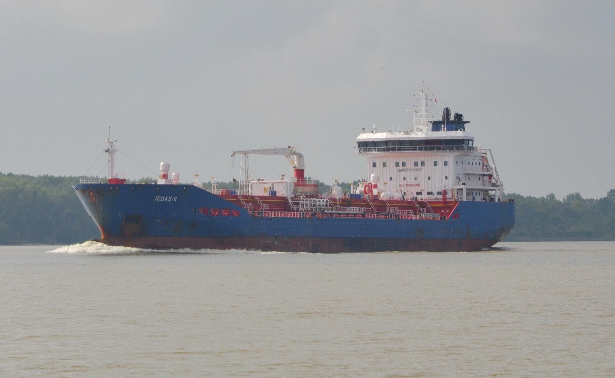IC DAS-11  Chemical-Tanker, Heimathafen Valletta, IMO: 9421221 In Wedel am 25.09.15  einlaufend  nach  Hamburg beobachtet.