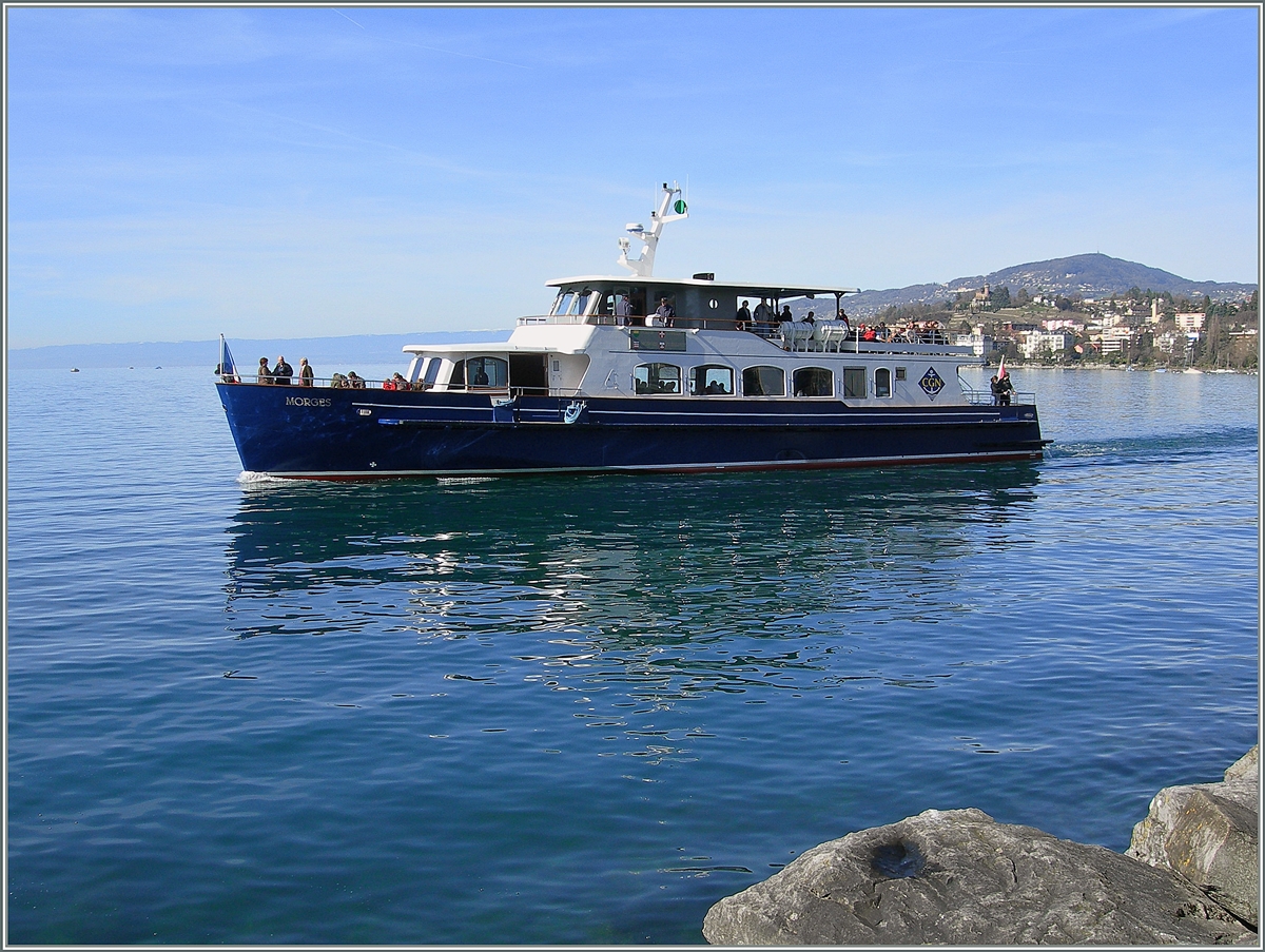 In der Nebensaison benutzte die GCN das eher klein Motoschiff  Morges .
Bei Montreux, den 4. März 2007 