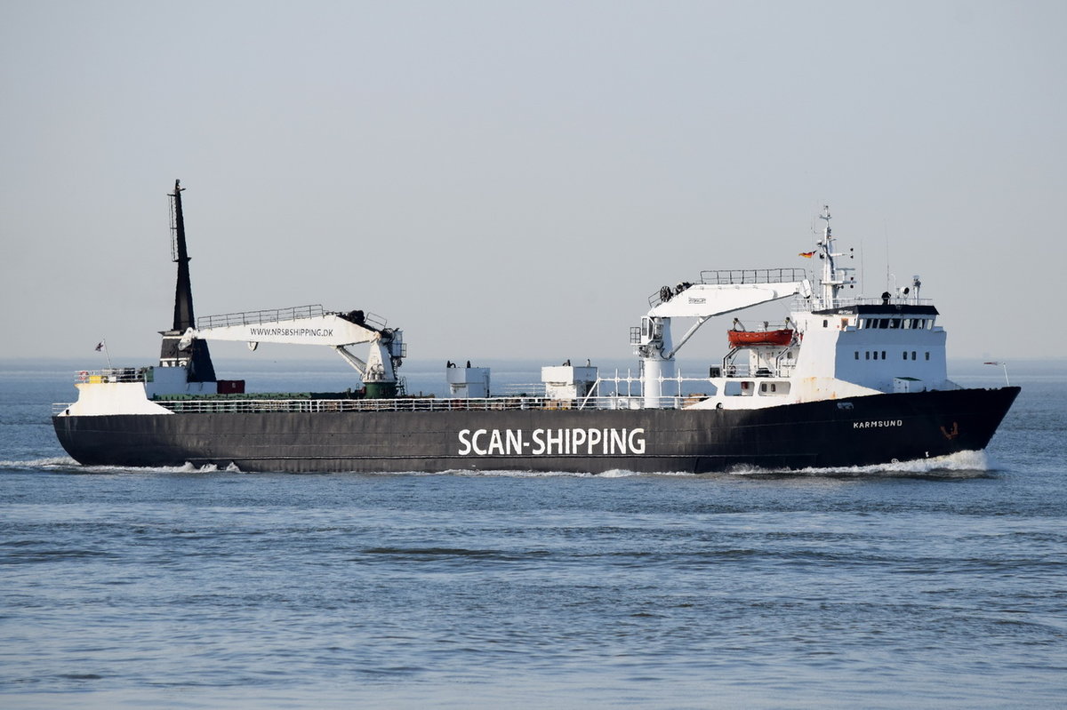 KARMSUND , Special Vessel , IMO 7724203 , Baujahr 1979 , 89.4 × 14.5m , 17.05.2017  Cuxhaven