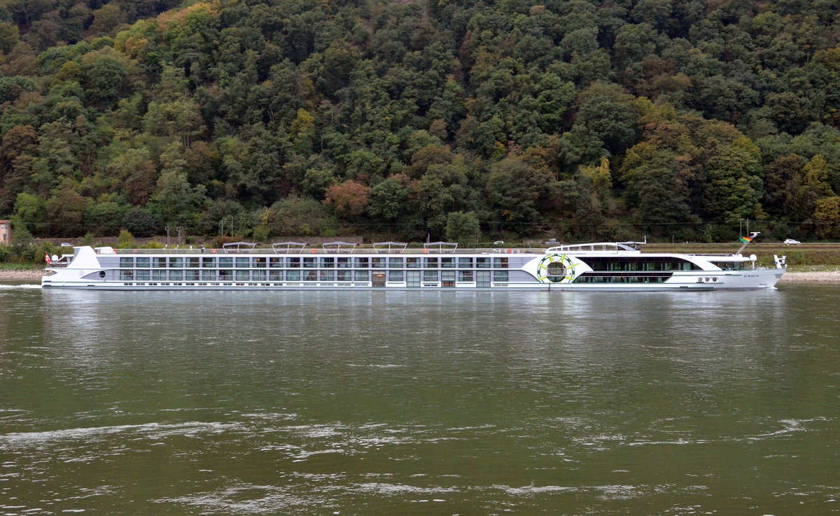 KFGS-GRACE Flusskreuzfahrtschiff auf dem Rhein an der Lahnmndung bei Lahnstein. Lnge: 135m, Breite: 11,45m, Passagiere: 142, Heimathafen: Basel. Baujahr: 2016. Am 06.10.16 beobachtet.  