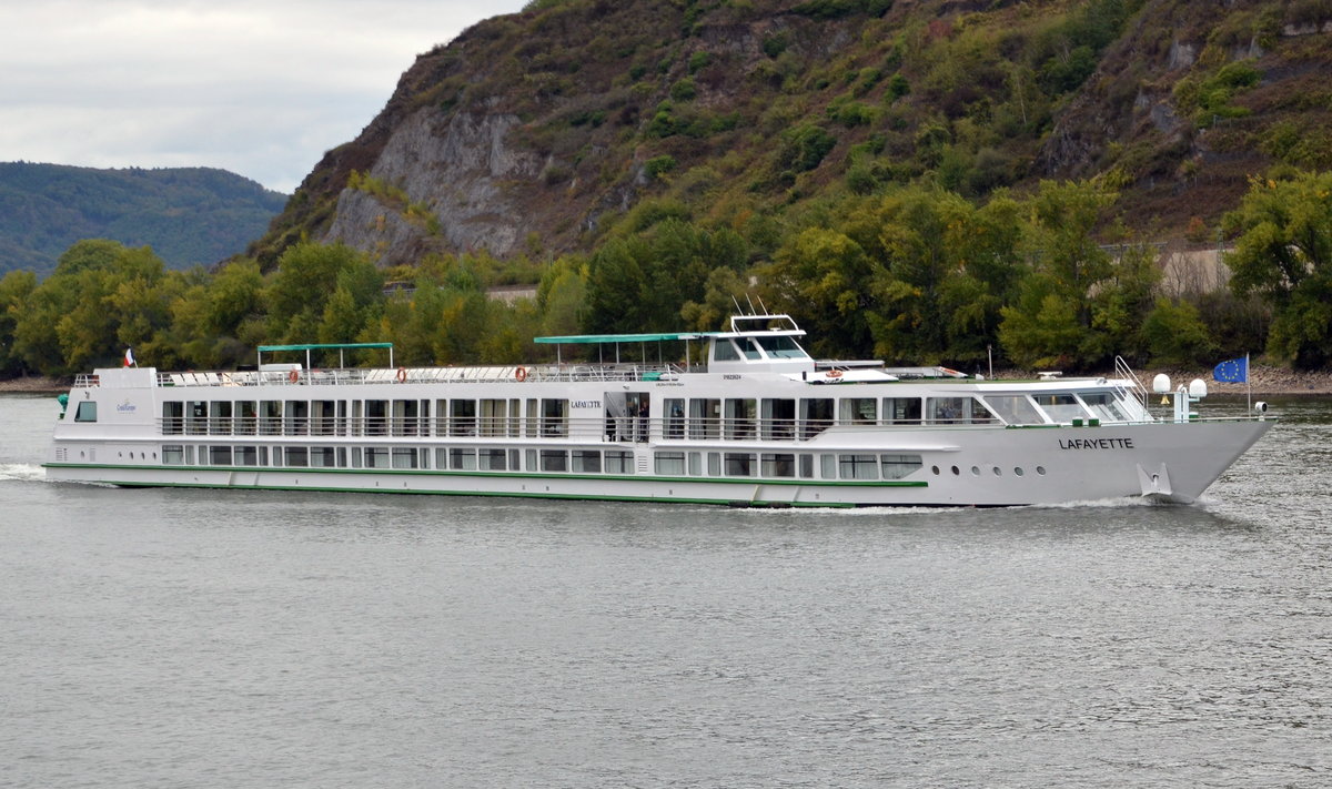 KFGS-Lafayette Flusskreuzfahrtschiff auf dem Rhein bei Andernach am 04.10.16. Lnge: 90,50m  Breite: 10,14m  IMO: 1822624. Passagiere: 110, Baujahr 1992/Renovierung 2014, Heimathafen: Strasbourg.