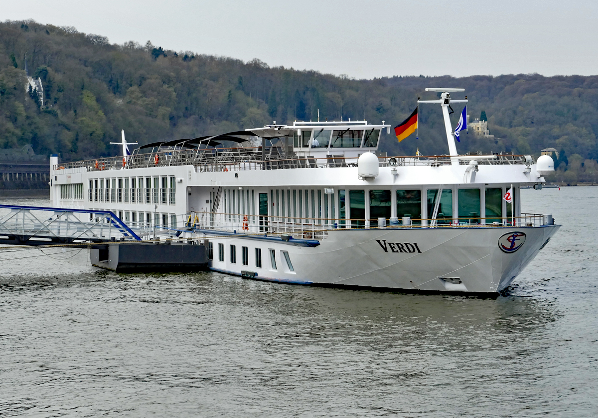 KFGS  VERDI  der  Sij Cruises  am Anleger in Remagen - 08.04.2018
