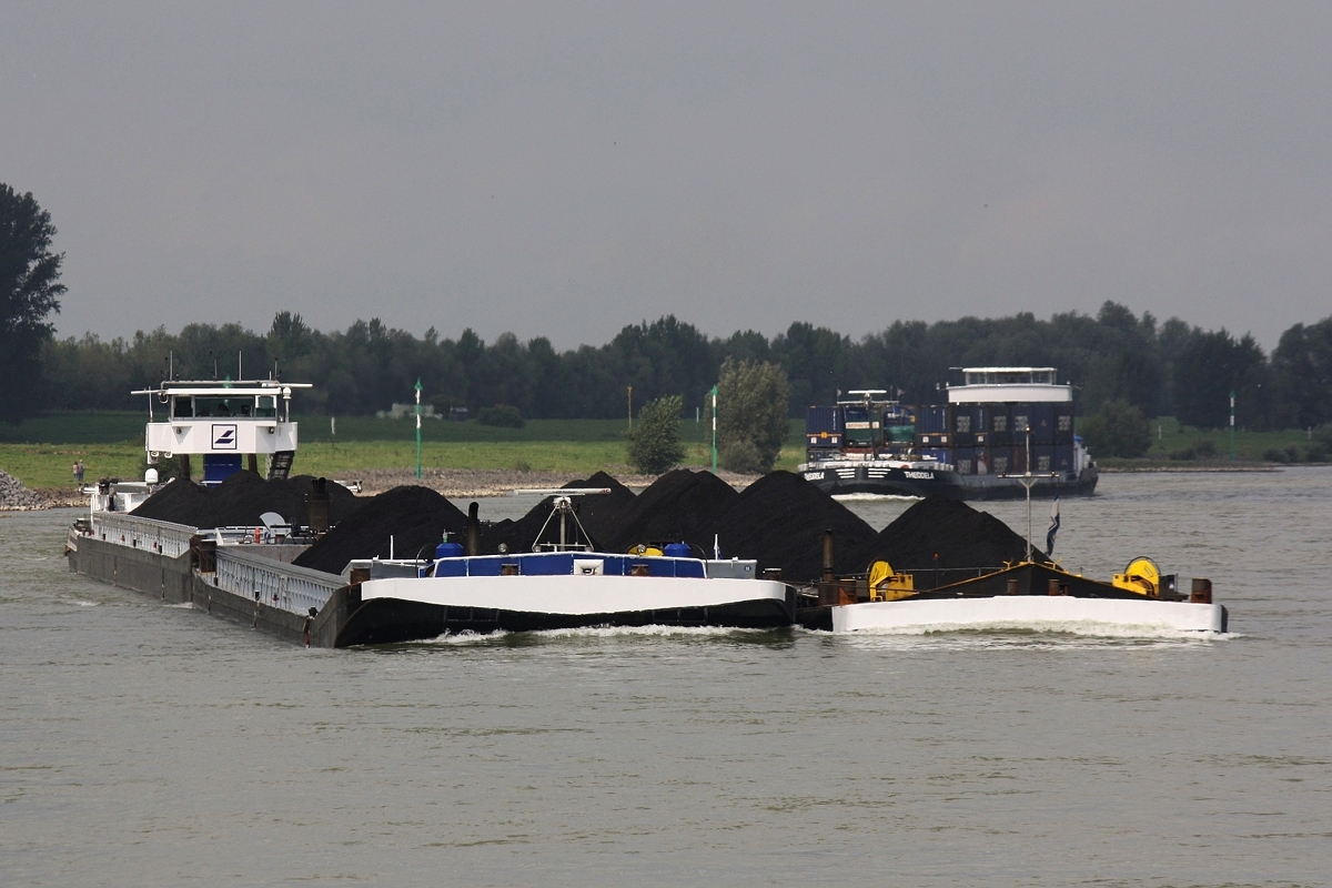 Koppelverband Rhenus Lünen (EIN:07001460) am 13.08.2017 auf dem Rhein bei Xanten mit Ladung von Rotterdam nach Lünen DHK.