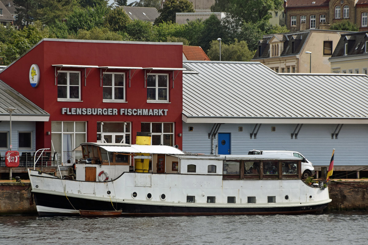 LIBELLE, als Fahrgast- und Butterschiff eingesetzt, liegt heute als Wohnschiff in ihrem Heimathafen Flensburg. Aufnahme vom 07.09.2017