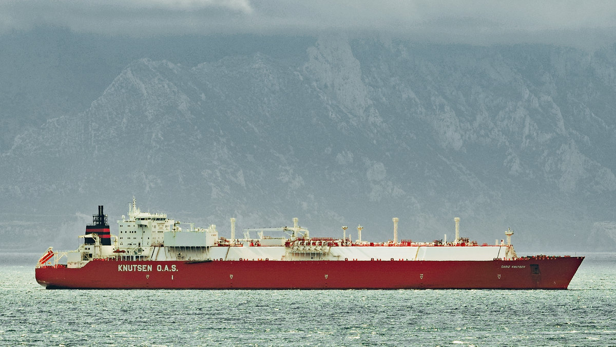 LNG-Tanker CADIZ KNUTSEN (IMO: 9246578, MMSI: 224263000) am 4.11.2019 in der Strasse von Gibraltar