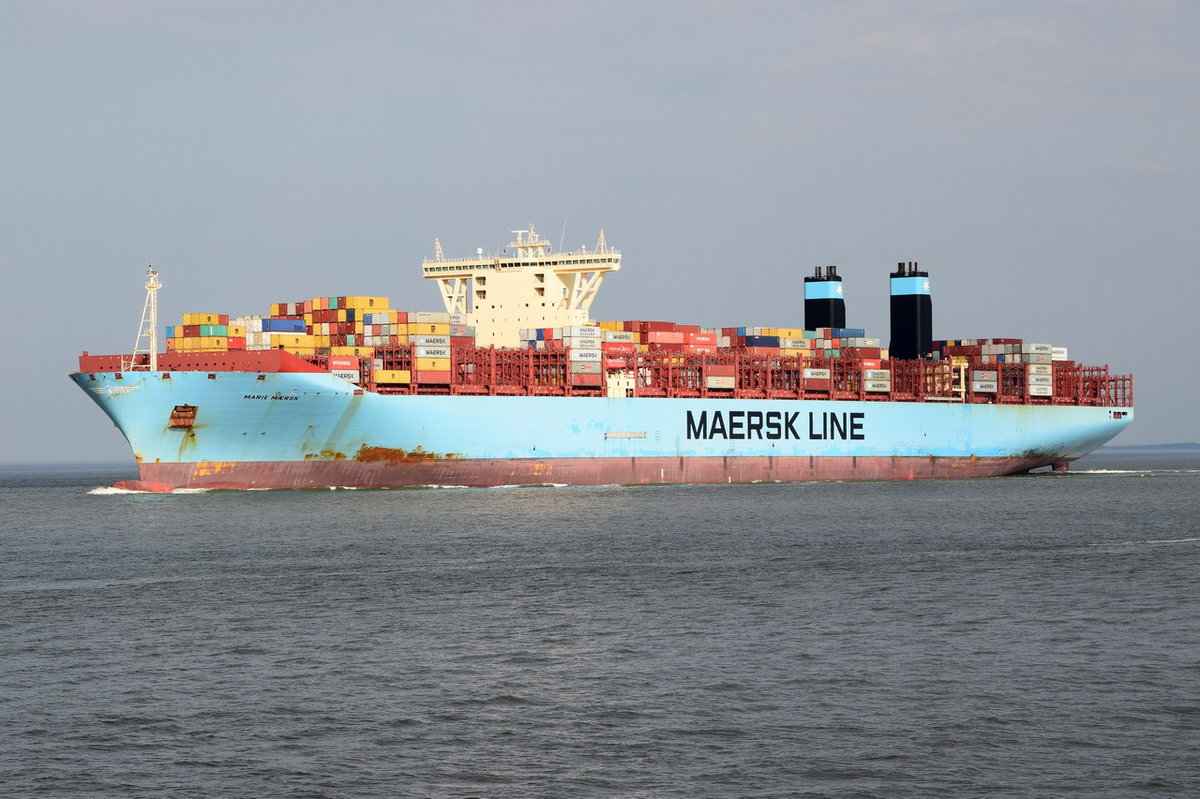 Marie Maersk , Containerschiff , IMO 9619933 , Baujahr 2013 , 18270 TEU , 399 × 58m , 14.05.2017 Cuxhaven