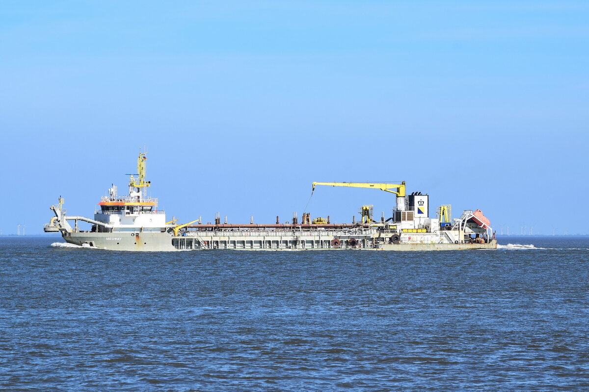 MEDWAY , Saugbagger , IMO  9524152 , Baujahr 2012 , 118.47 x 21 m , 18.04.2022 , Cuxhaven