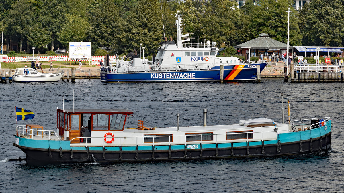 MINART (03800550) und Zollboot PRIWALL am 12.09.2020 im Hafen von Lübeck-Travemünde. 