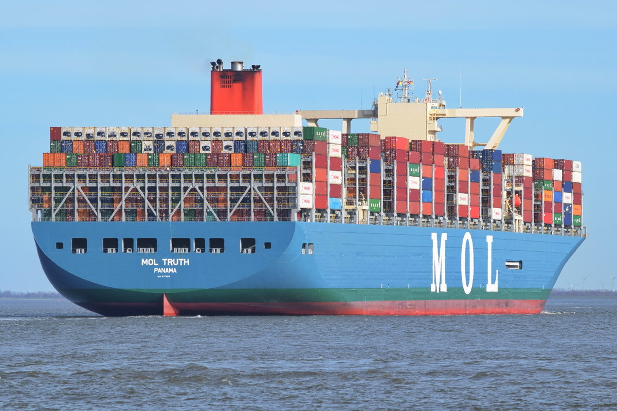 MOL TRUTH , Containerschiff , IMO 9773210 , Baujahr 2017 , 399 × 58m , 20150 TEU , 06.04.2018 Cuxhaven