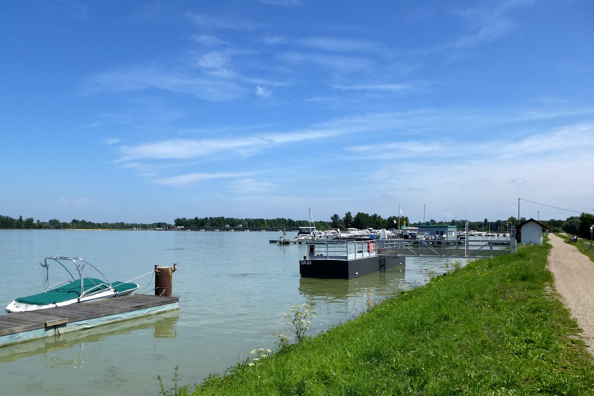 Motorboot-und Yachtclub Weisweil am Rhein bei Km 248, Aug.2014