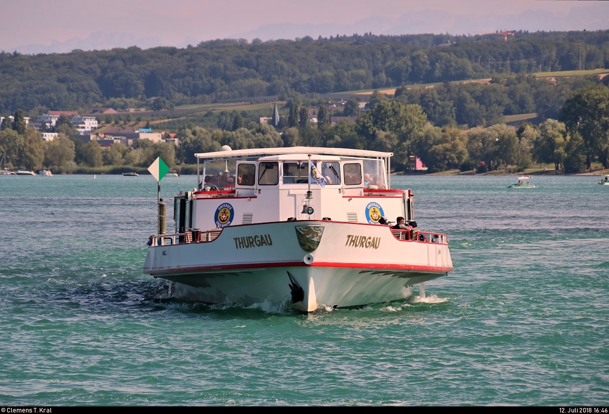 Motorschiff  Thurgau  der Schweizerischen Schifffahrtsgesellschaft Untersee und Rhein (URh) unterwegs auf dem Bodensee bei Konstanz.
[12.7.2018 | 16:46 Uhr]