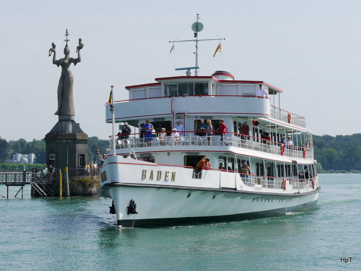 MS Baden bei der einfahrt in den Hafen von Konstanz am 12.07.2015
