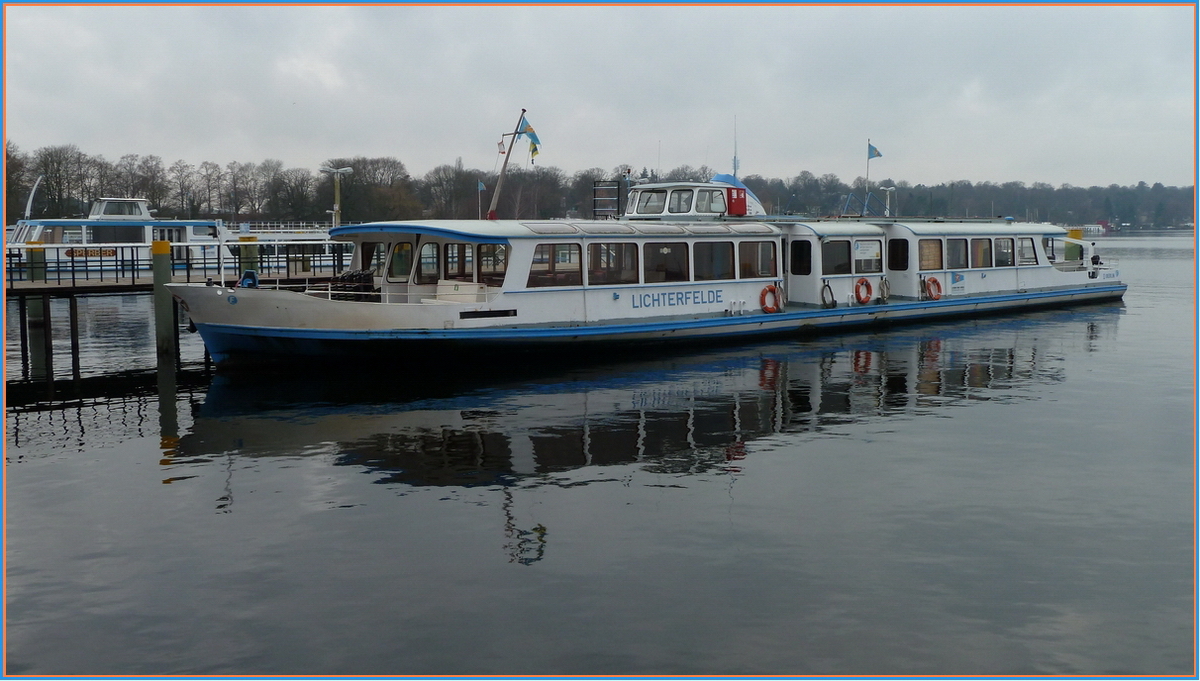 MS LICHTERFELDE. Fahrgastschiff für 300 Personen der Stern und