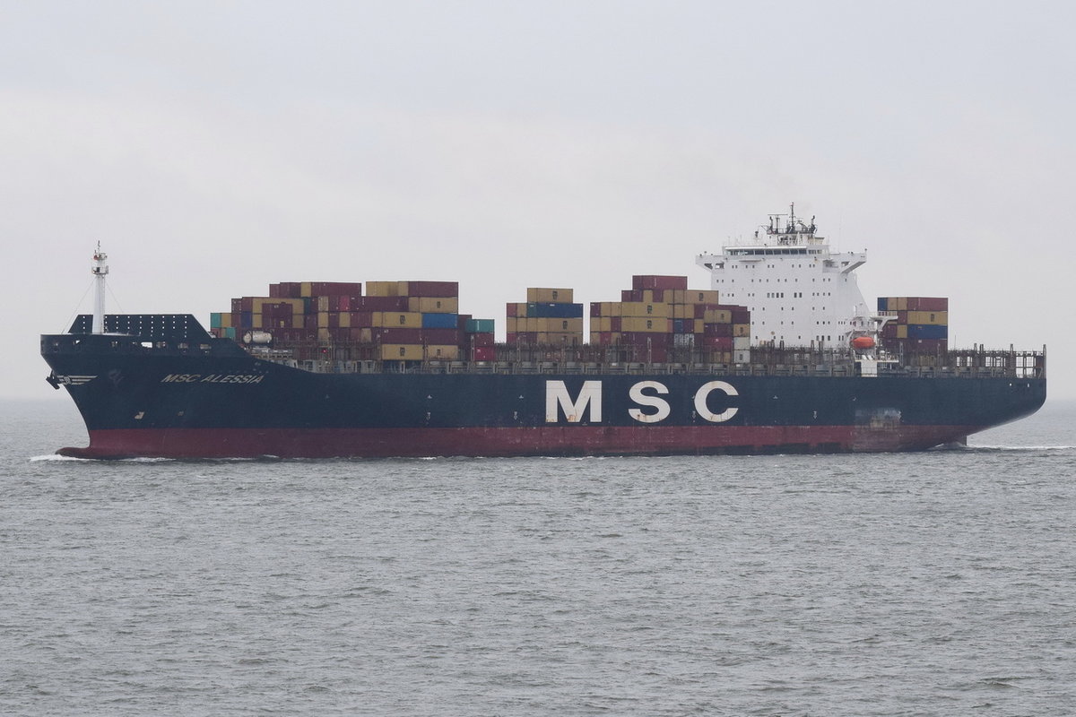 MSC ALESSIA , Containerschiff , IMO 9225653 , Baujahr 2001 , 6732 TEU , 299.99 × 40m Cuxhaven , 21.12.2018